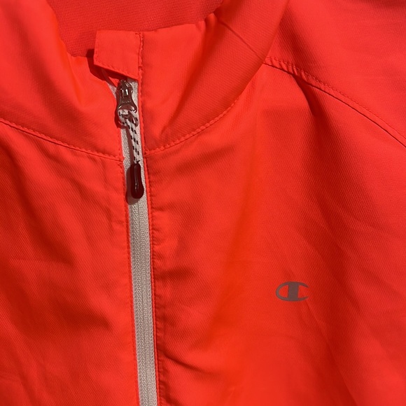 excellent condition champion light jacket - Picture 2 of 6